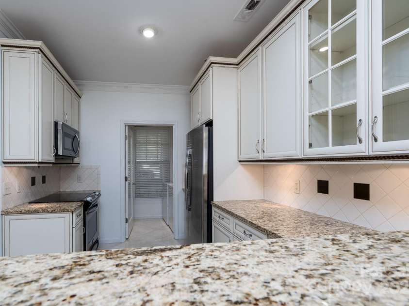 18730 Nautical Drive, Cornelius, NC 28031.  MLS# CAR4273927, YatesRealty ID 28114. 