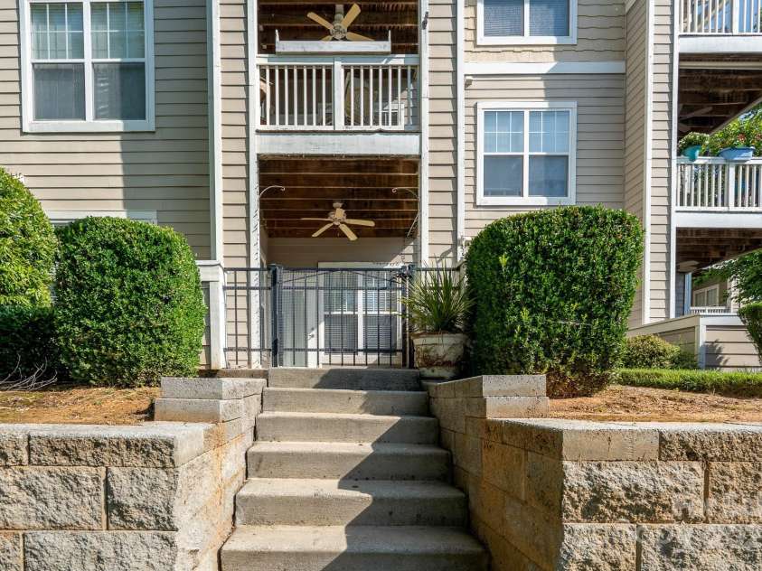 18730 Nautical Drive, Cornelius, NC 28031.  MLS# CAR4273927, YatesRealty ID 28114. 