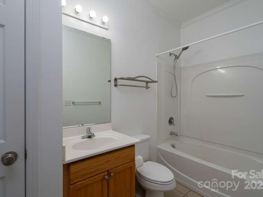 18730 Nautical Drive, Cornelius, NC 28031.  MLS# CAR4273927, YatesRealty ID 28114. Guest Bathroom