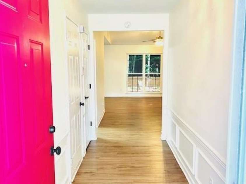 7215 Wingstone Lane, Charlotte, NC 28262.  MLS# CAR4274682, YatesRealty ID 28115. Front entryway