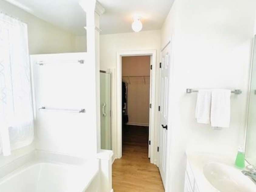 7215 Wingstone Lane, Charlotte, NC 28262.  MLS# CAR4274682, YatesRealty ID 28115. Primary bathroom