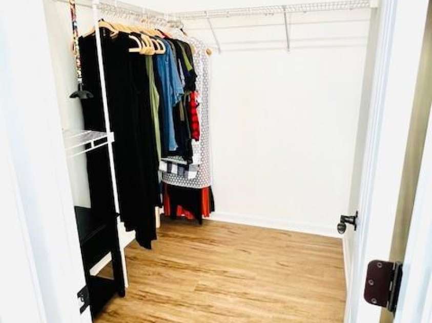 7215 Wingstone Lane, Charlotte, NC 28262.  MLS# CAR4274682, YatesRealty ID 28115. Primary closet