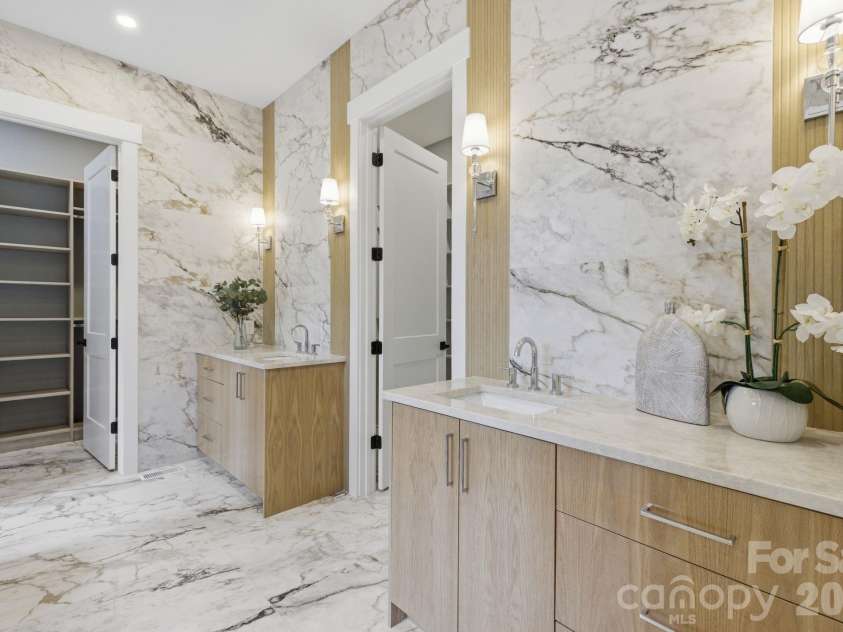 7607 Cottonwood Drive, Denver, NC 28037.  MLS# CAR4387362, YatesRealty ID 28115. Primary Bathroom 