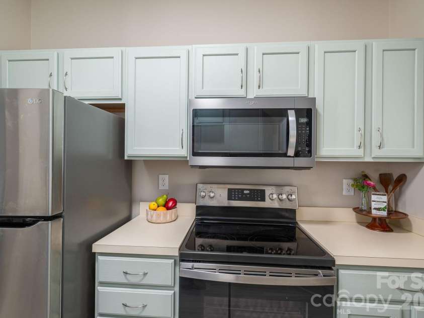 1091 Cramerton Village Drive, Cramerton, NC 28032.  MLS# CAR4387823, YatesRealty ID 28117. 