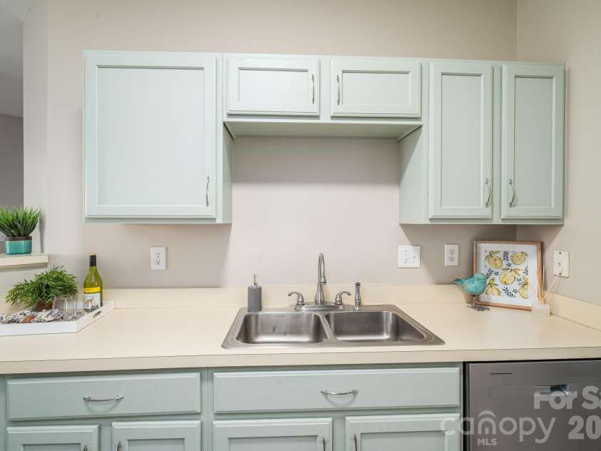 1091 Cramerton Village Drive, Cramerton, NC 28032.  MLS# CAR4387823, YatesRealty ID 28117. 