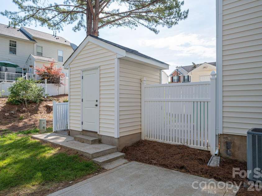 1091 Cramerton Village Drive, Cramerton, NC 28032.  MLS# CAR4387823, YatesRealty ID 28117. 