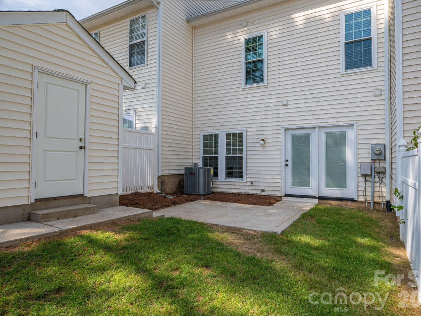 1091 Cramerton Village Drive, Cramerton, NC 28032.  MLS# CAR4387823, YatesRealty ID 28117. 