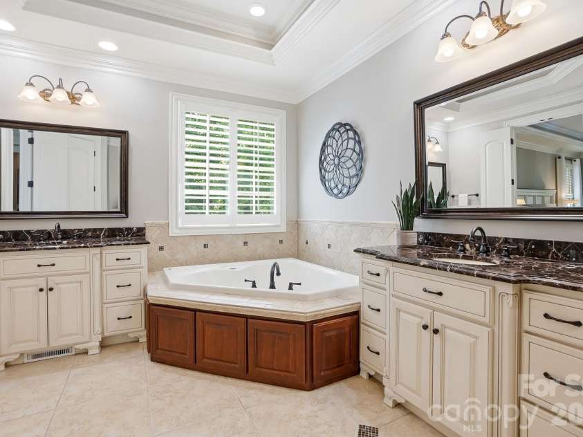 2239 Tully More Drive, Landis, NC 28088.  MLS# CAR4384755, YatesRealty ID 28118. Primary Bathroom