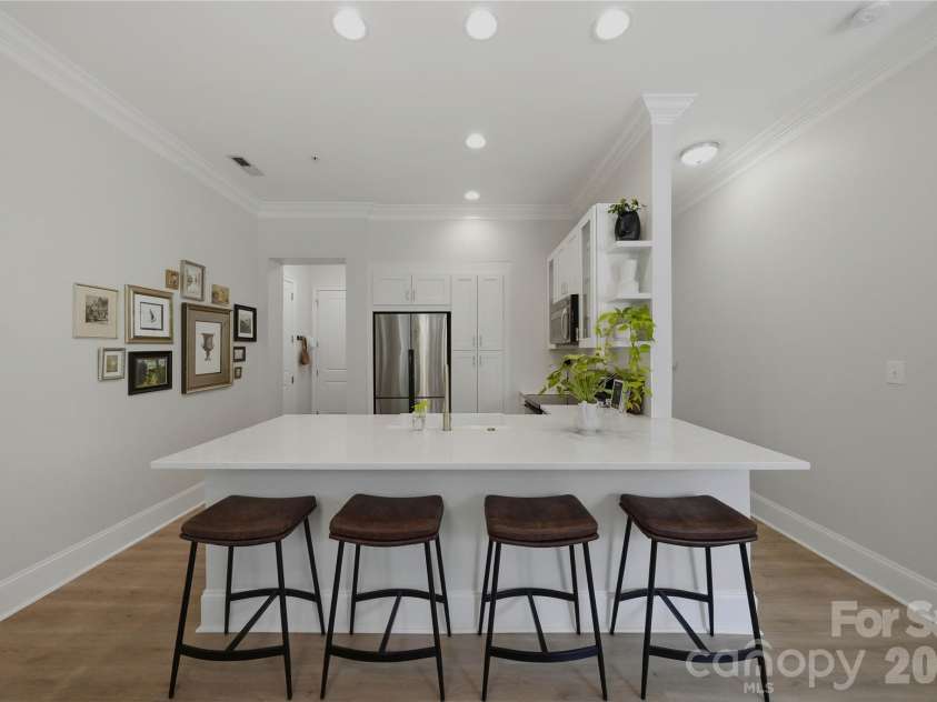 2946 Selwyn Avenue, Charlotte, NC 28209.  MLS# CAR4387931, YatesRealty ID 28119. 