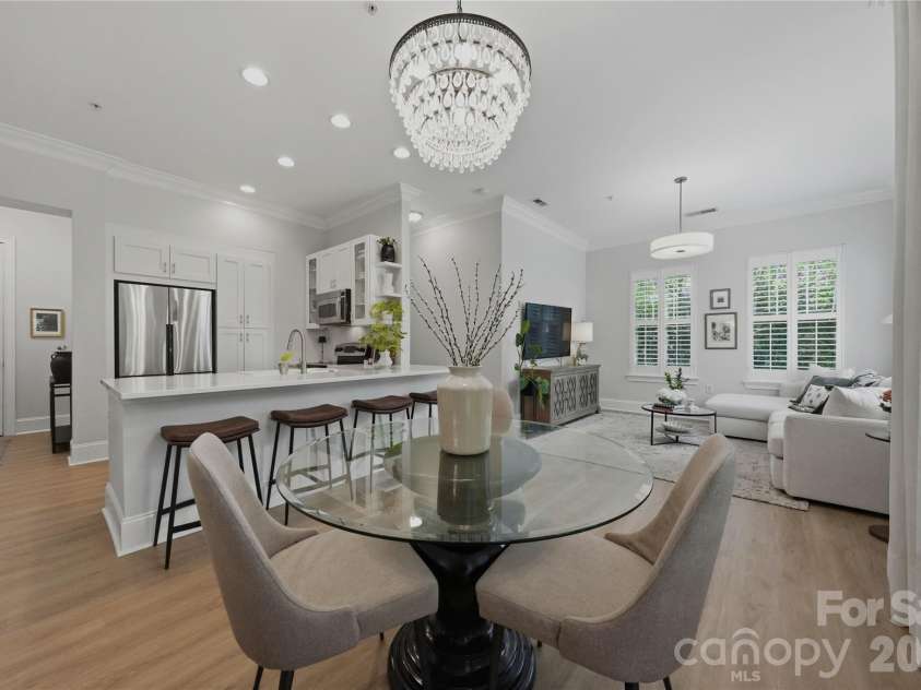 2946 Selwyn Avenue, Charlotte, NC 28209.  MLS# CAR4387931, YatesRealty ID 28119. 