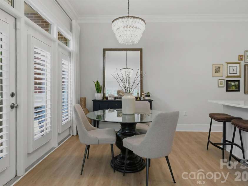 2946 Selwyn Avenue, Charlotte, NC 28209.  MLS# CAR4387931, YatesRealty ID 28119. 