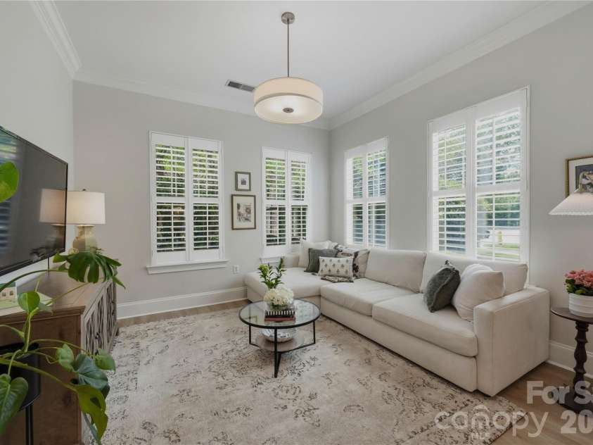 2946 Selwyn Avenue, Charlotte, NC 28209.  MLS# CAR4387931, YatesRealty ID 28119. 