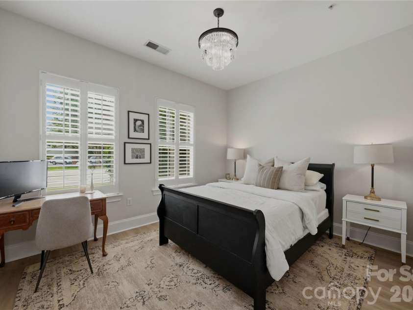 2946 Selwyn Avenue, Charlotte, NC 28209.  MLS# CAR4387931, YatesRealty ID 28119. 