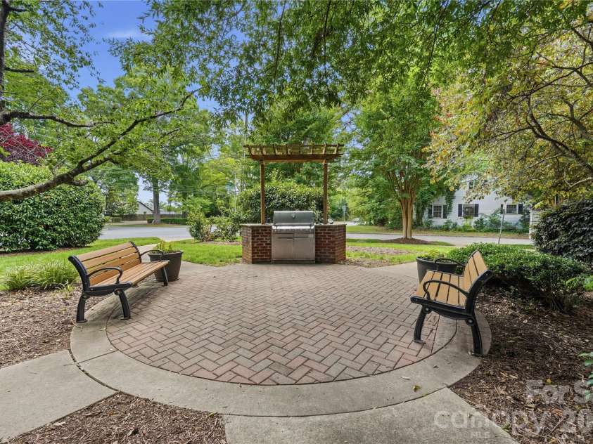 2946 Selwyn Avenue, Charlotte, NC 28209.  MLS# CAR4387931, YatesRealty ID 28119. 