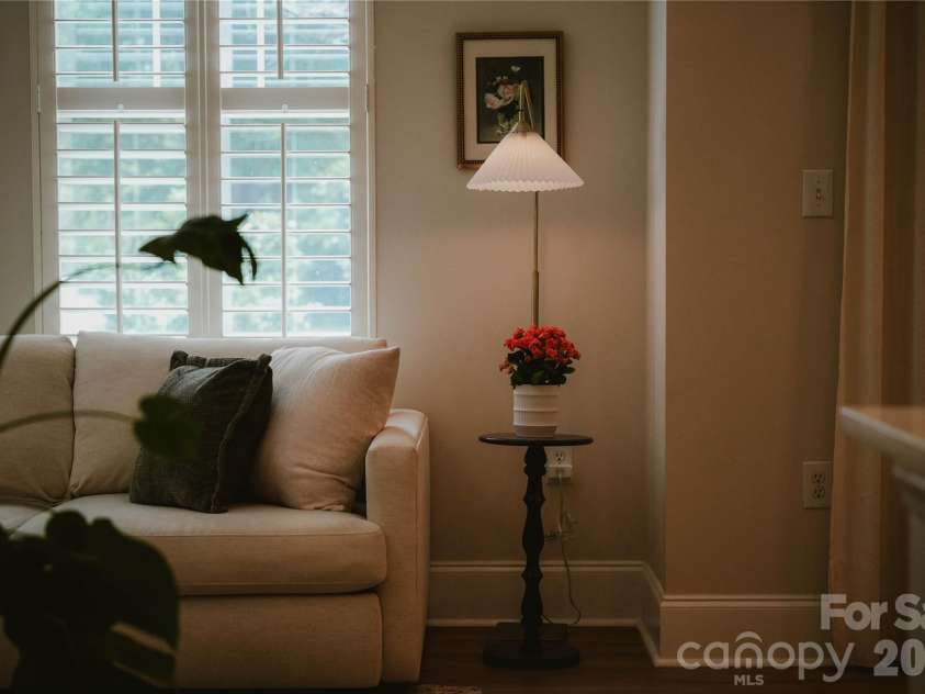 2946 Selwyn Avenue, Charlotte, NC 28209.  MLS# CAR4387931, YatesRealty ID 28119. 