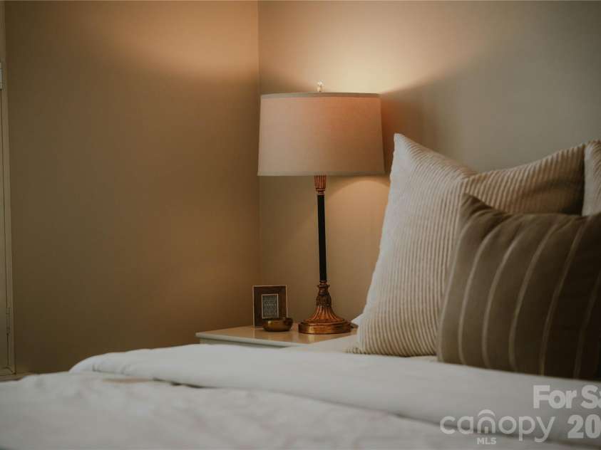 2946 Selwyn Avenue, Charlotte, NC 28209.  MLS# CAR4387931, YatesRealty ID 28119. 