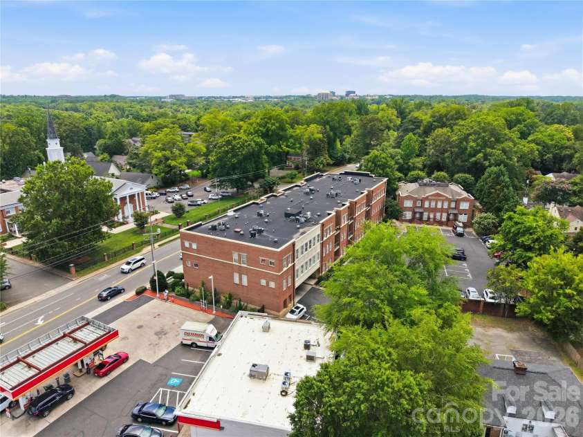 2946 Selwyn Avenue, Charlotte, NC 28209.  MLS# CAR4387931, YatesRealty ID 28119. 
