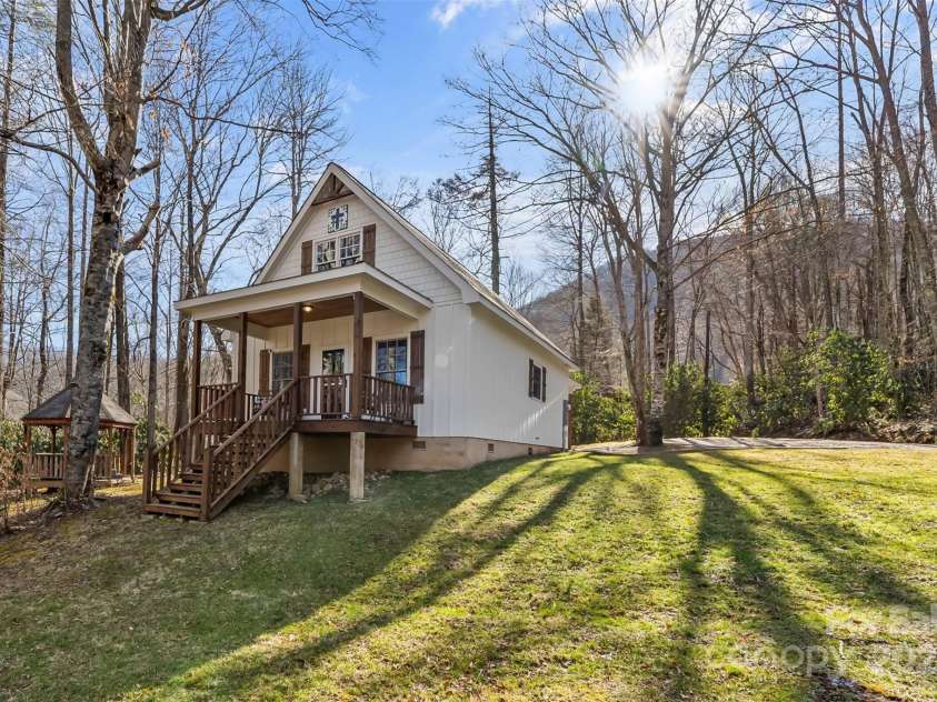23 Hemlock Springs Road, Maggie Valley, NC 28751.  MLS# CAR4224375, YatesRealty ID 2812. Welcome to Valley Mountain cabin!