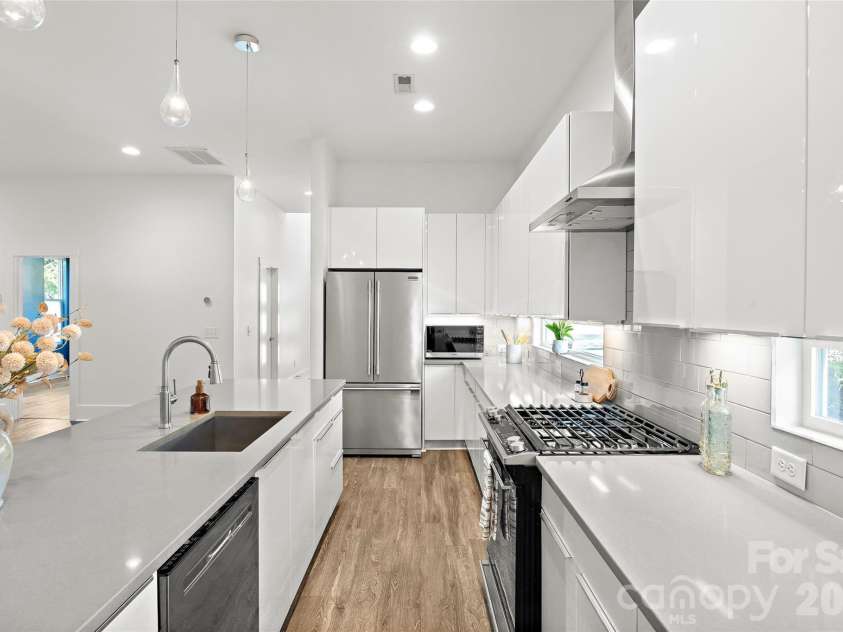 1704 Pegram Street, Charlotte, NC 28205.  MLS# CAR4388343, YatesRealty ID 28120. 