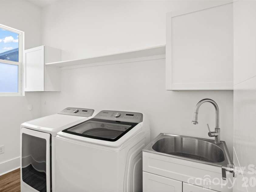 1704 Pegram Street, Charlotte, NC 28205.  MLS# CAR4388343, YatesRealty ID 28120. 