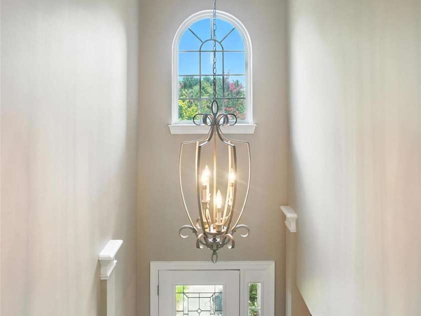 4819 Sandtyn Drive, Waxhaw, NC 28173.  MLS# CAR4282295, YatesRealty ID 28120. 2 story foyer