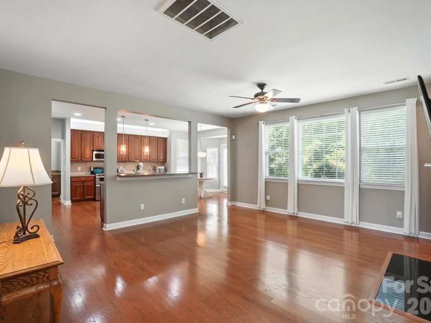 4819 Sandtyn Drive, Waxhaw, NC 28173.  MLS# CAR4282295, YatesRealty ID 28120. Living Room