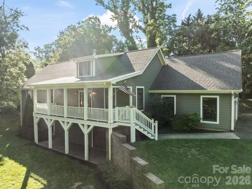 11 Jupiter Hills Drive, Weaverville, NC 28787.  MLS# CAR4388629, YatesRealty ID 28121. 
