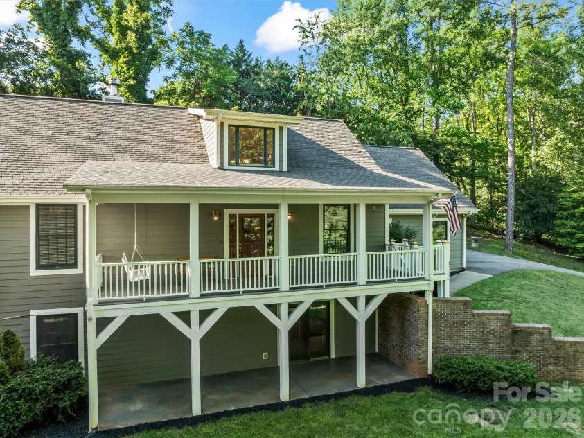 11 Jupiter Hills Drive, Weaverville, NC 28787.  MLS# CAR4388629, YatesRealty ID 28121. 