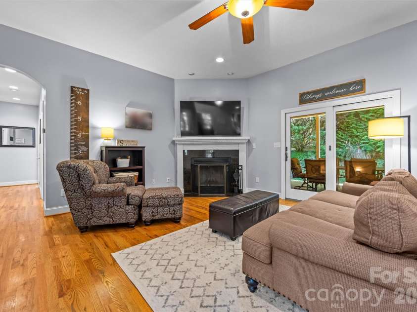 11 Jupiter Hills Drive, Weaverville, NC 28787.  MLS# CAR4388629, YatesRealty ID 28121. 
