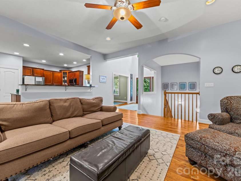 11 Jupiter Hills Drive, Weaverville, NC 28787.  MLS# CAR4388629, YatesRealty ID 28121. 