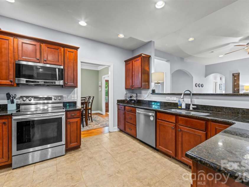 11 Jupiter Hills Drive, Weaverville, NC 28787.  MLS# CAR4388629, YatesRealty ID 28121. 