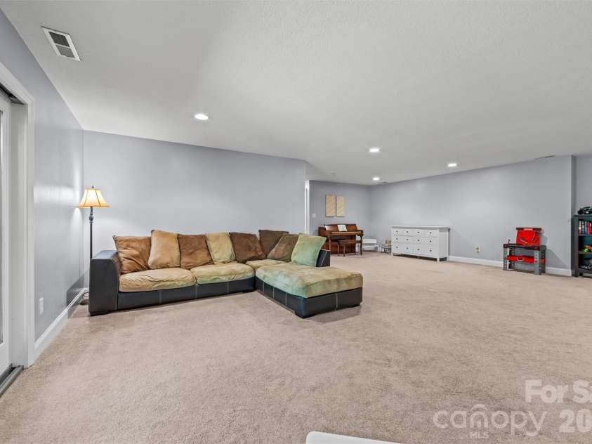 11 Jupiter Hills Drive, Weaverville, NC 28787.  MLS# CAR4388629, YatesRealty ID 28121. 