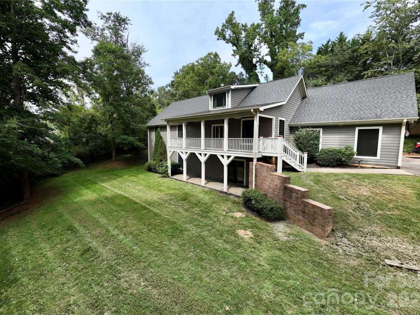 11 Jupiter Hills Drive, Weaverville, NC 28787.  MLS# CAR4418516, YatesRealty ID 28121. 