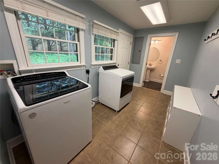 11 Jupiter Hills Drive, Weaverville, NC 28787.  MLS# CAR4418516, YatesRealty ID 28121. 
