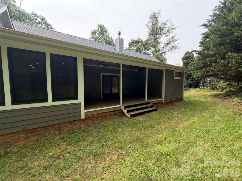 11 Jupiter Hills Drive, Weaverville, NC 28787.  MLS# CAR4418516, YatesRealty ID 28121. 
