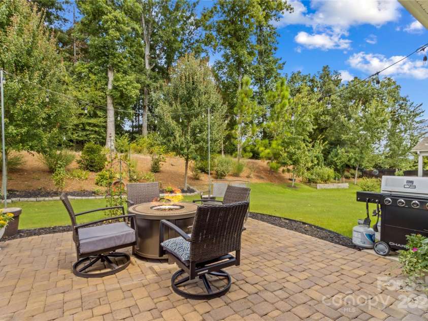 14036 Asbury Park Road, Huntersville, NC 28078.  MLS# CAR4283671, YatesRealty ID 28122. Beautiful pavers patio
