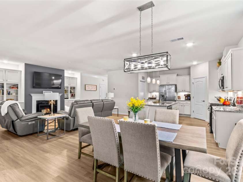 14036 Asbury Park Road, Huntersville, NC 28078.  MLS# CAR4283671, YatesRealty ID 28122. Open Floor Plan for entertaining