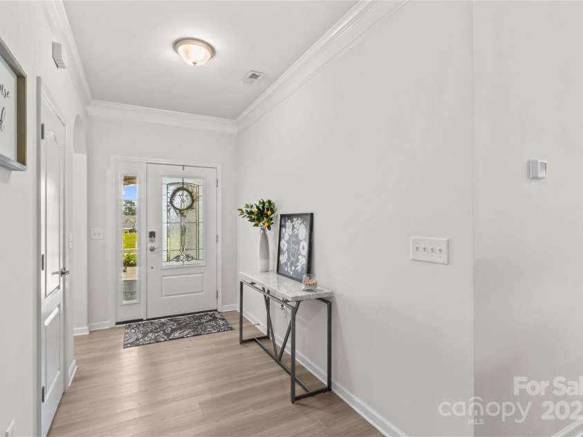 14036 Asbury Park Road, Huntersville, NC 28078.  MLS# CAR4283671, YatesRealty ID 28122. Welcoming foyer
