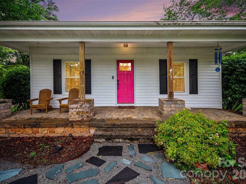 1528 Point Road, Belmont, NC 28012.  MLS# CAR4388384, YatesRealty ID 28122. 
