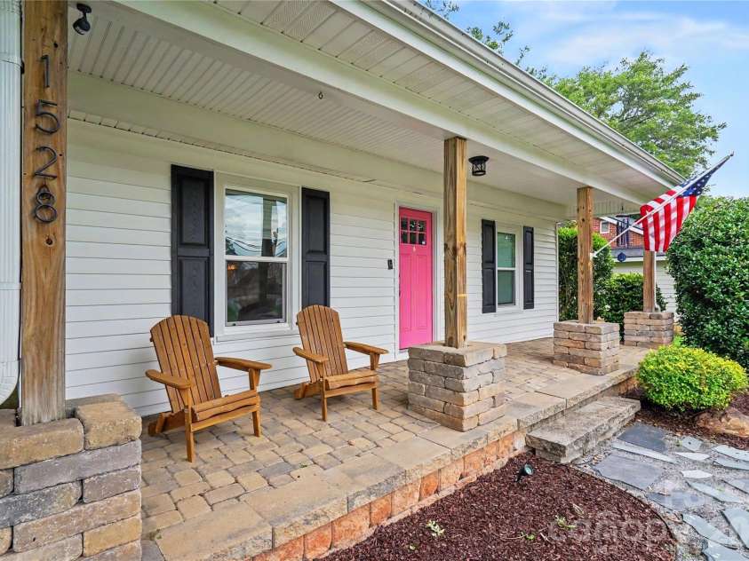 1528 Point Road, Belmont, NC 28012.  MLS# CAR4388384, YatesRealty ID 28122. 