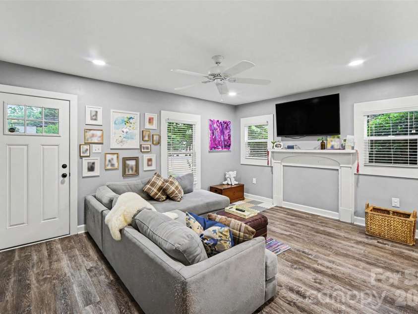 1528 Point Road, Belmont, NC 28012.  MLS# CAR4388384, YatesRealty ID 28122. 