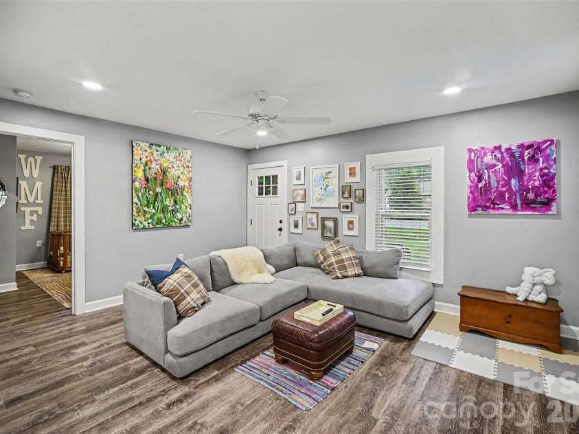 1528 Point Road, Belmont, NC 28012.  MLS# CAR4388384, YatesRealty ID 28122. 