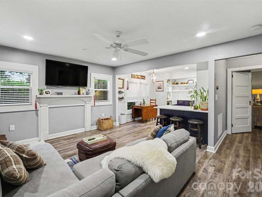 1528 Point Road, Belmont, NC 28012.  MLS# CAR4388384, YatesRealty ID 28122. 