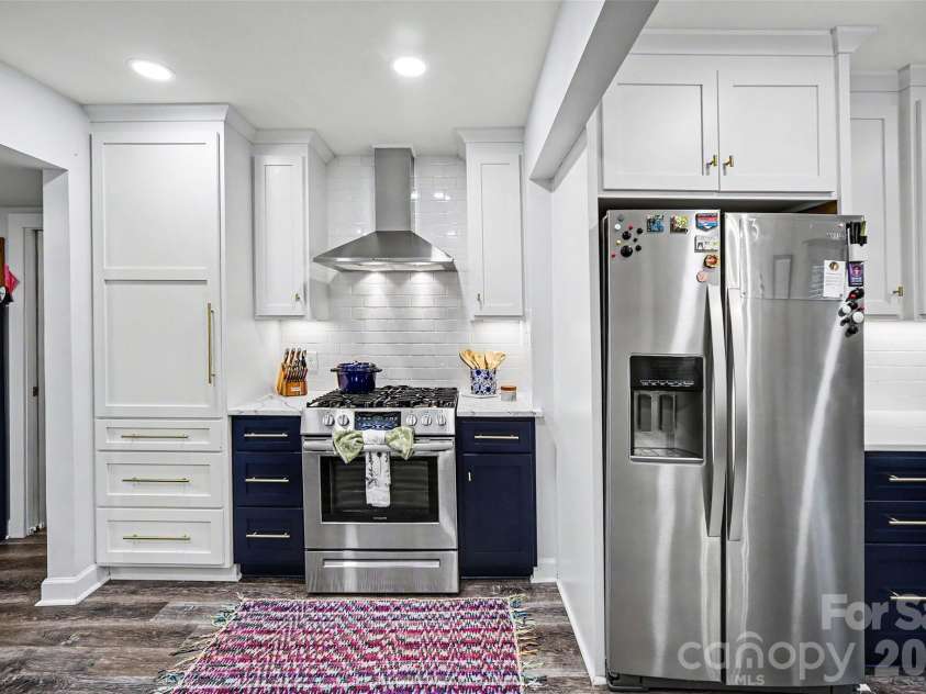 1528 Point Road, Belmont, NC 28012.  MLS# CAR4388384, YatesRealty ID 28122. 