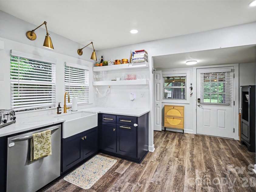 1528 Point Road, Belmont, NC 28012.  MLS# CAR4388384, YatesRealty ID 28122. 