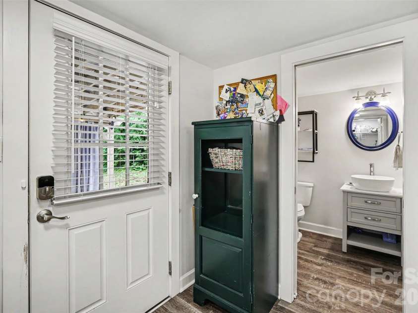 1528 Point Road, Belmont, NC 28012.  MLS# CAR4388384, YatesRealty ID 28122. 