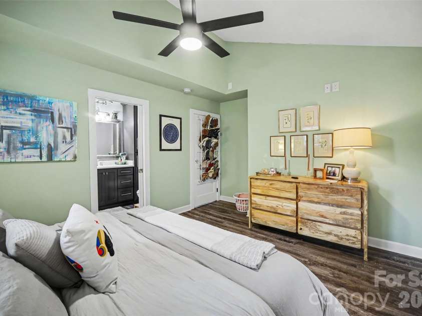 1528 Point Road, Belmont, NC 28012.  MLS# CAR4388384, YatesRealty ID 28122. 