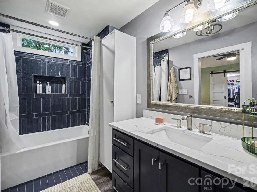 1528 Point Road, Belmont, NC 28012.  MLS# CAR4388384, YatesRealty ID 28122. 