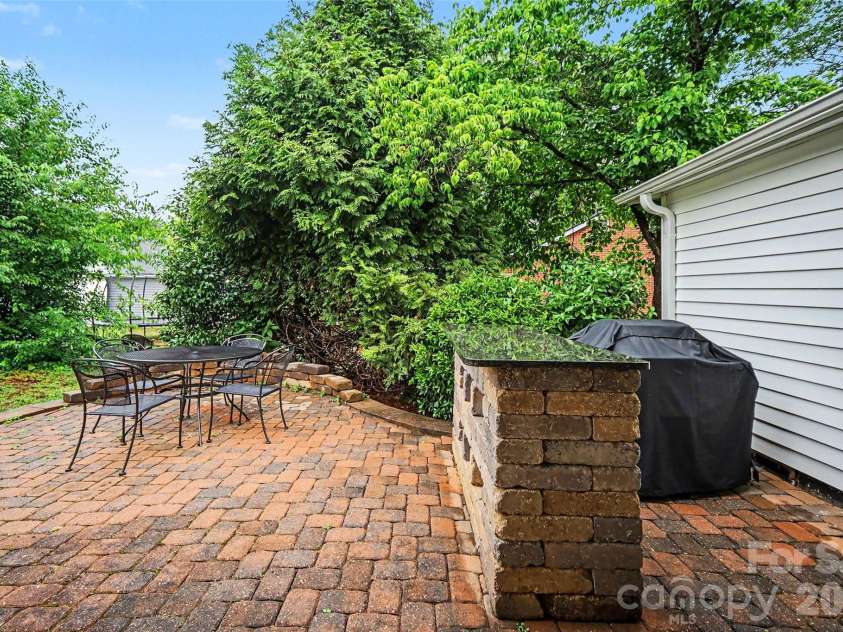 1528 Point Road, Belmont, NC 28012.  MLS# CAR4388384, YatesRealty ID 28122. 