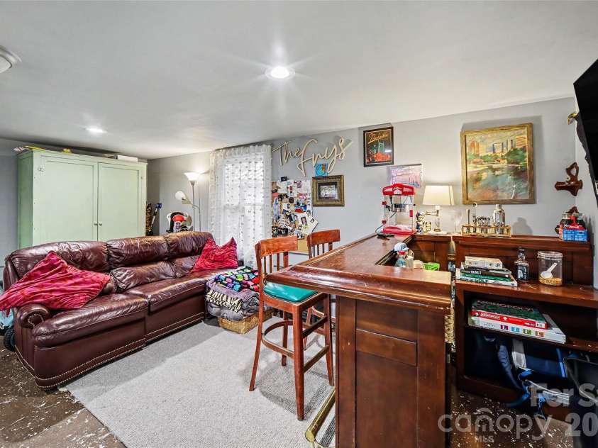 1528 Point Road, Belmont, NC 28012.  MLS# CAR4388384, YatesRealty ID 28122. 